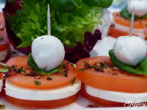 Tomate-Mozzarella-Törtchen-15bc0aabf3